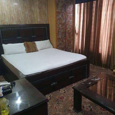 Town Guest House Toba Tek Singh Екстер'єр фото
