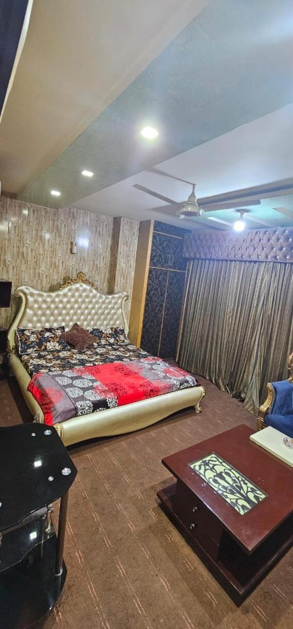 Town Guest House Toba Tek Singh Екстер'єр фото
