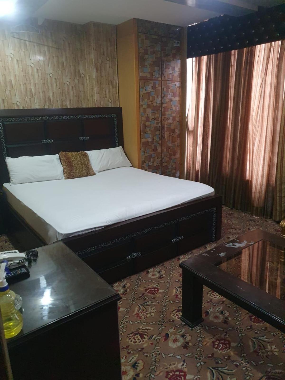 Town Guest House Toba Tek Singh Екстер'єр фото